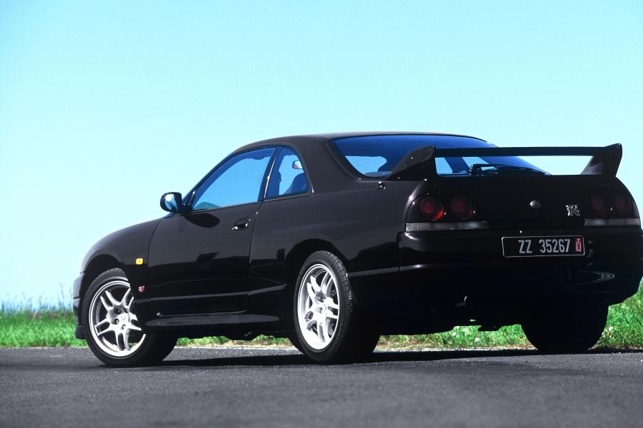  Nissan Skyline GT-R V-spec (BCNR33) 1995 года  (фото 11 из 16)